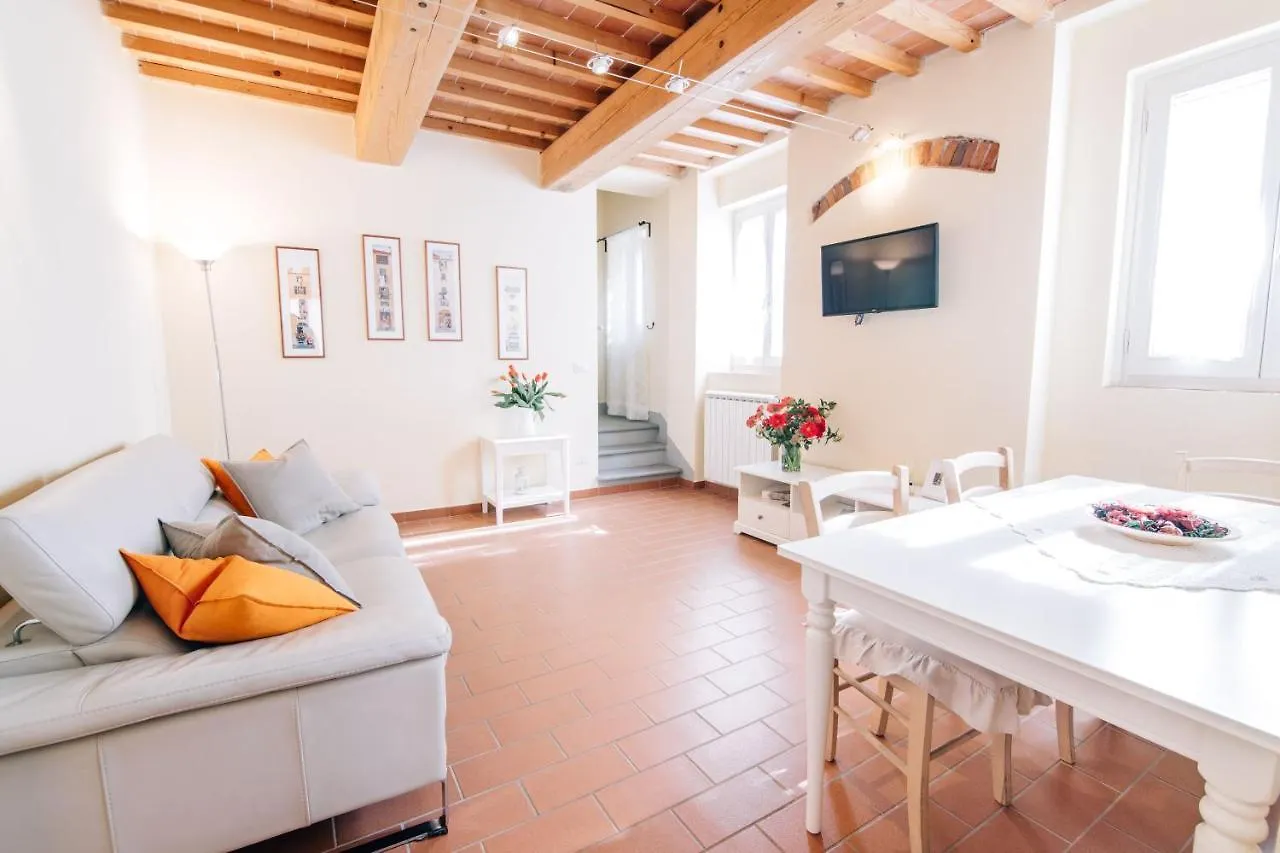 Holiday Home Il Borgo Degli Agrumi Uzzano Italië